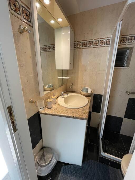 Montnoir Appartement Mavrovoúnion Eksteriør billede